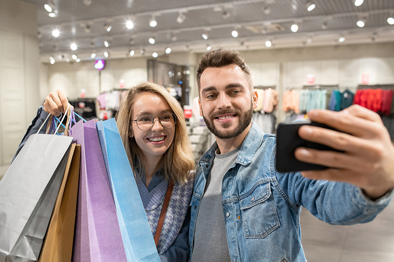When Instagram Becomes Your Budget’s Worst Enemy: How Social Media Fuels Lifestyle Inflation
